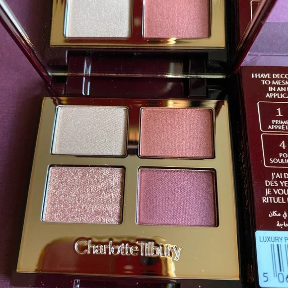 Charlotte Tilbury LUXURY PALETTE
WALK OF NO SHAME - Picture 5 of 5